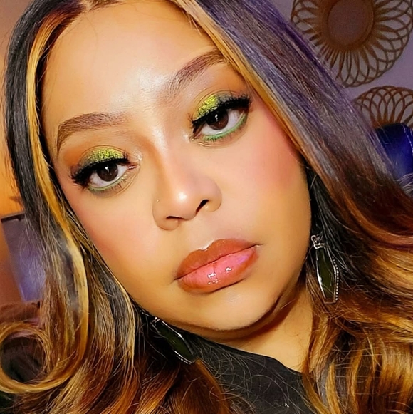 Meet your Posher, Yaya - Picture 2 of 3